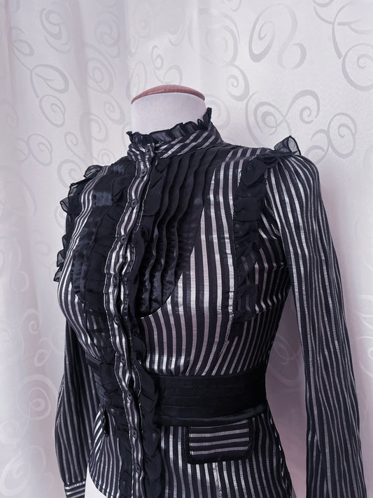 00’s Gothic/Jirai Kei striped ruffle shirt 🖤🌀