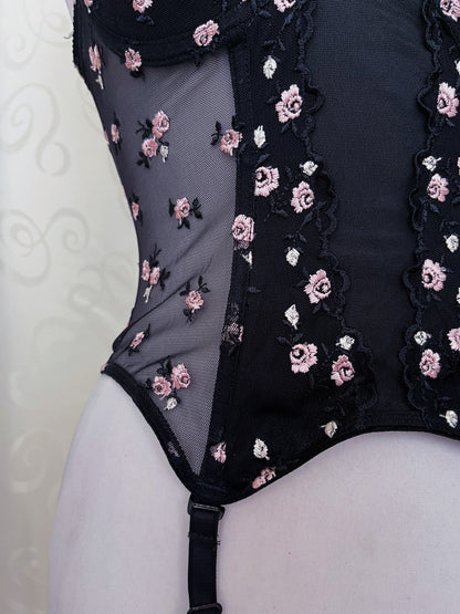 Coquette sheer embroidered corset 🌸