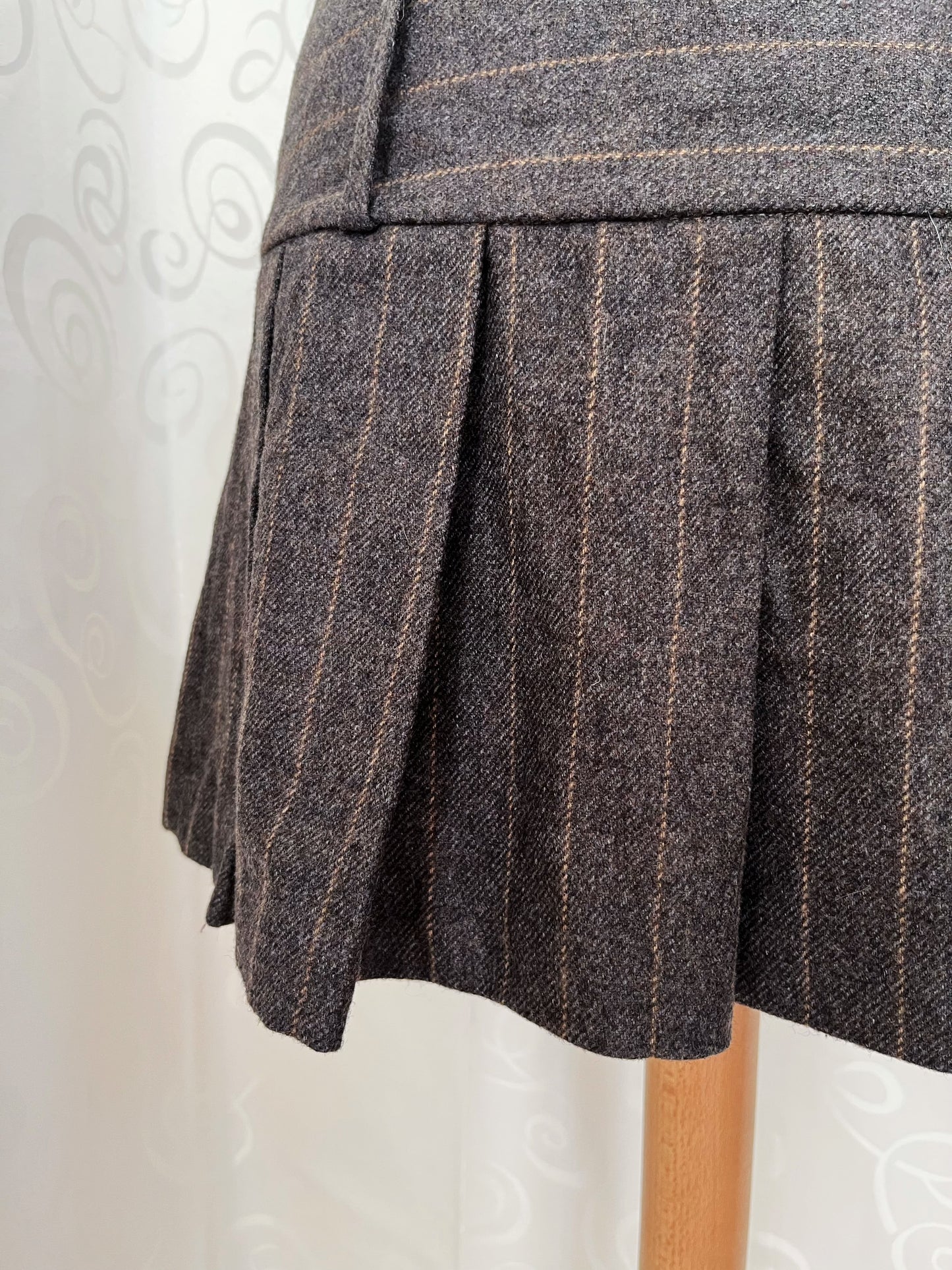 Dark academia pleated mini skirt