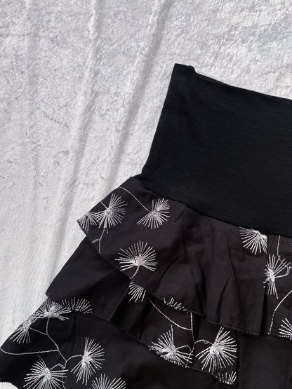 00’s deadstock fairy mini skirt with embroidered details 🌀🧚🏾