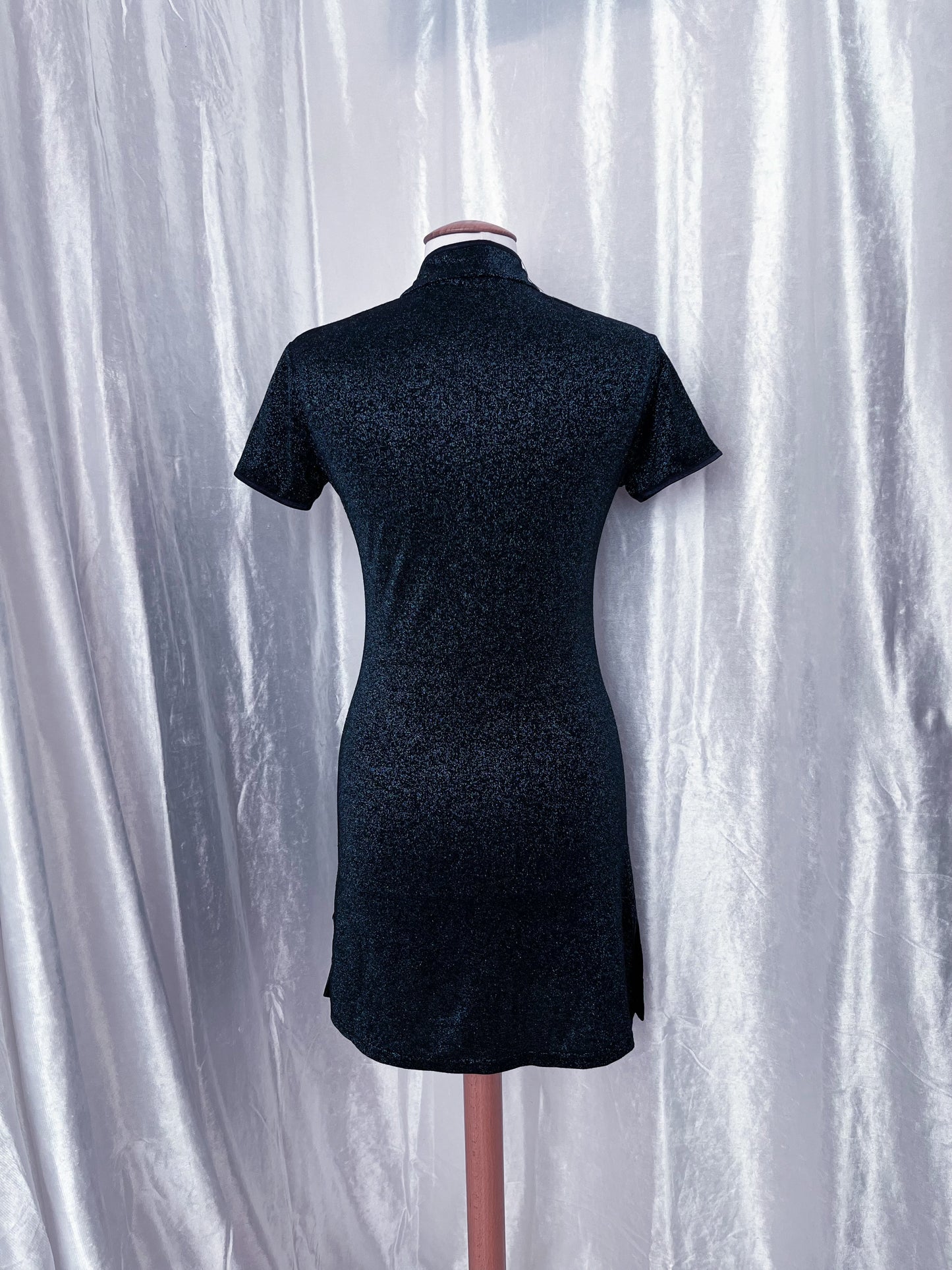 00’s Asian Qipao style dark blue shiny dress 🌌
