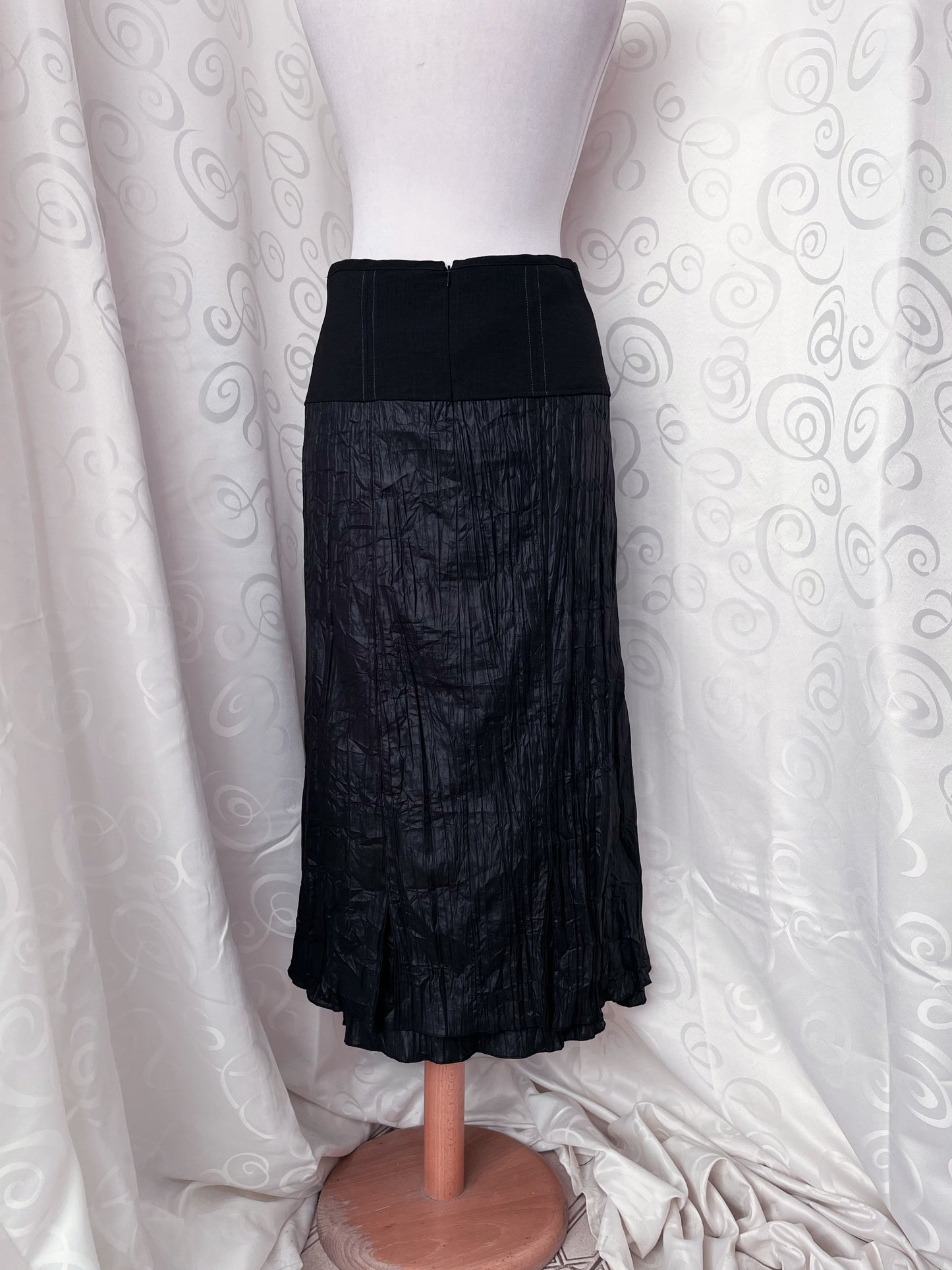 00’s whimsygoth black maxi skirt 🦇🕷️