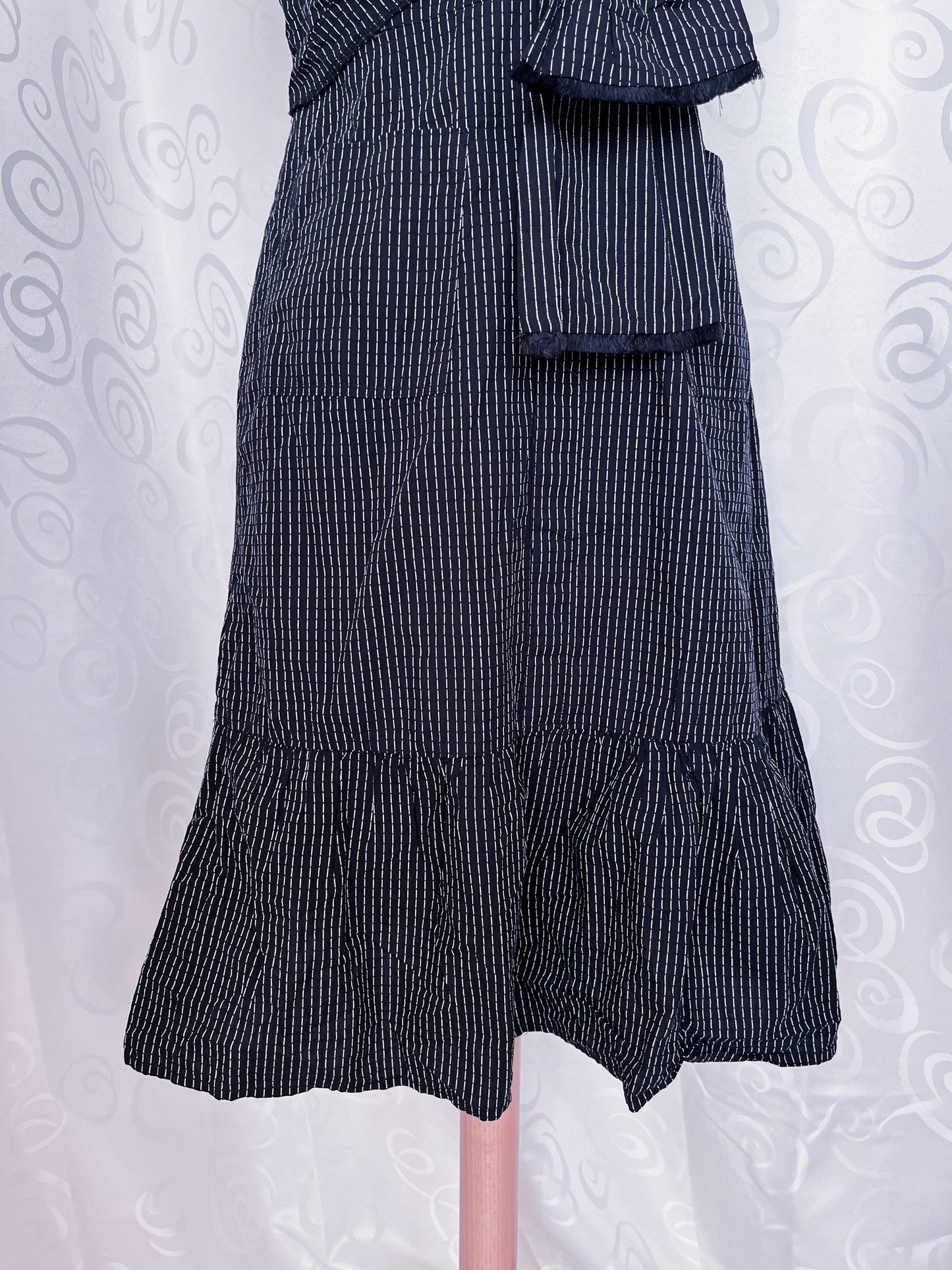 00’s Gothic striped dress with bow detail 💀🦇