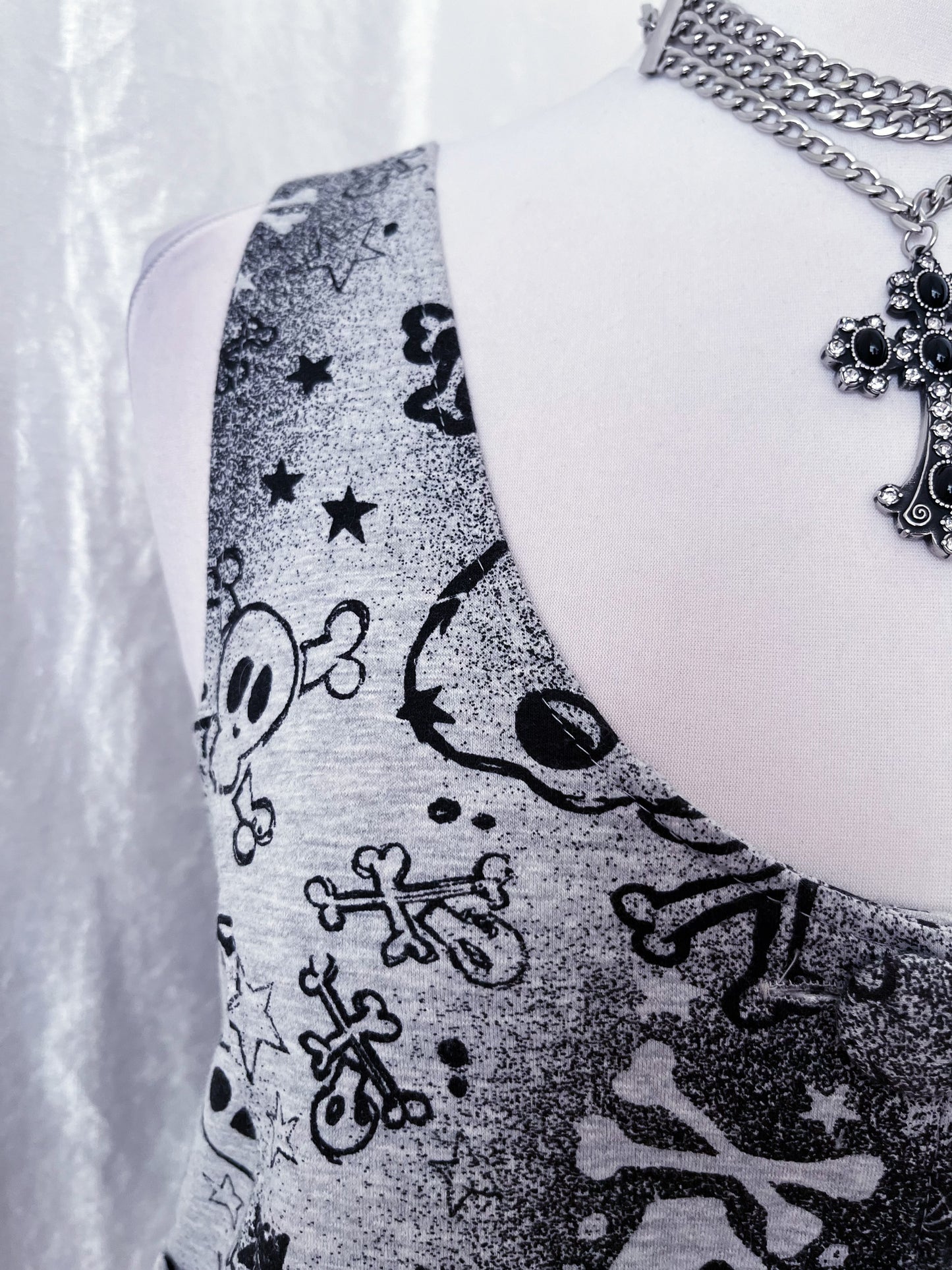 Emo/scene grey skull vest 💀