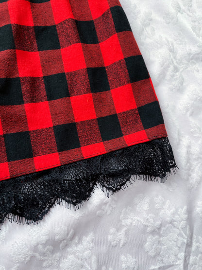 Checked emo skirt with lace trim detail