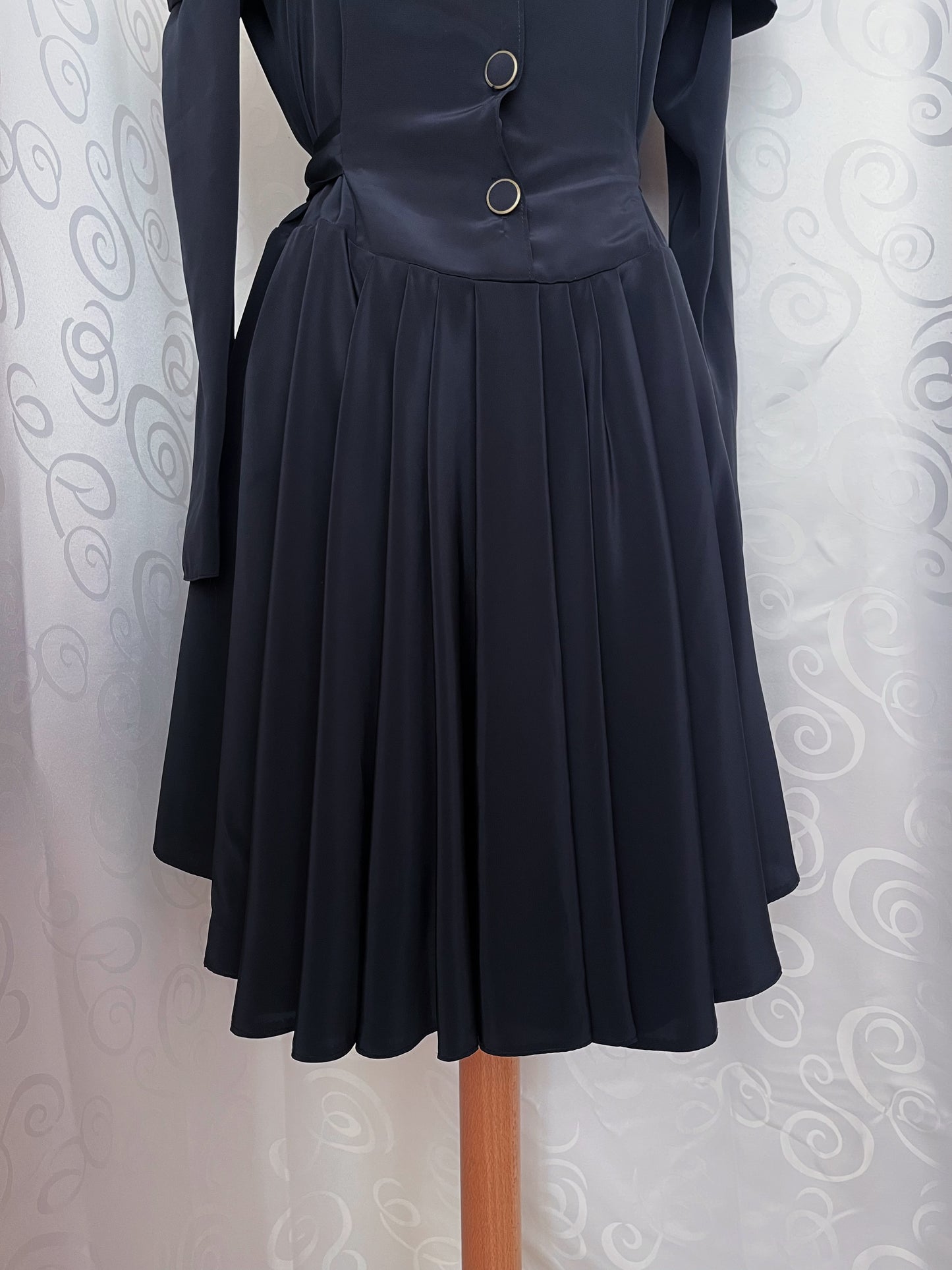 Vintage gothic victorian style black button dress 🦇🏰