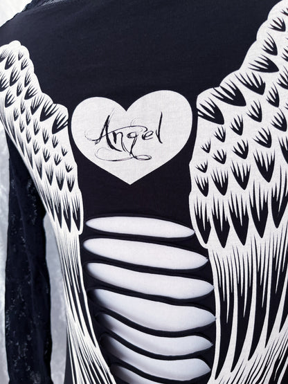 00’s Angel shirt with cut-out back & angel wings 🪽🌀
