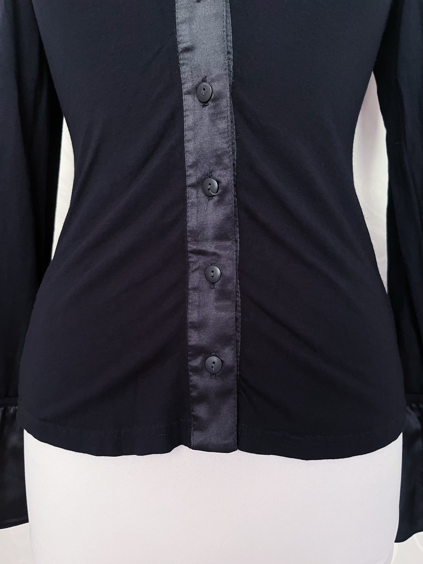 00’s iconic Gothic black shirt with lace-up and cutout back detail 🦇