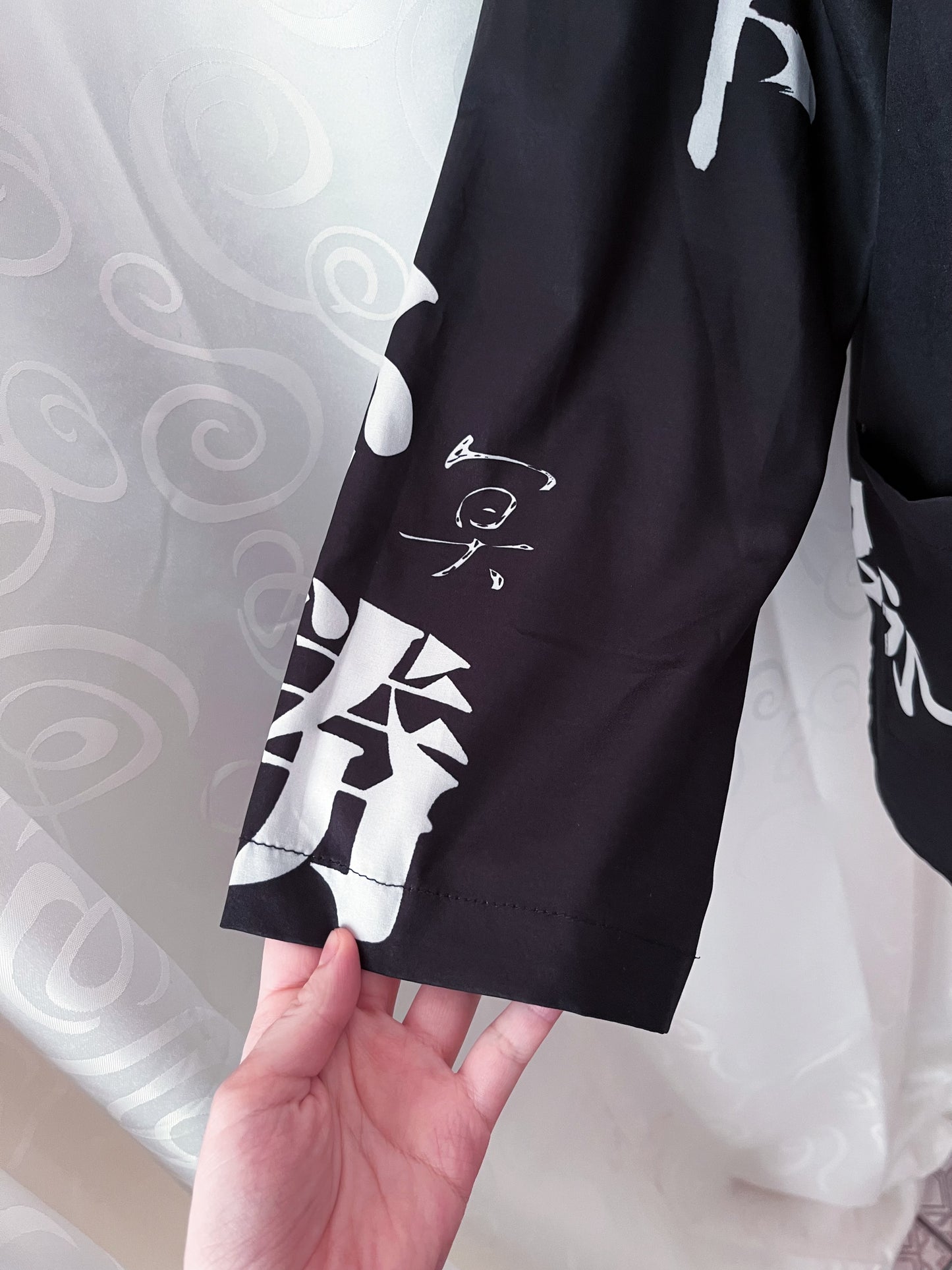 Iconic Asian kimono style shirt with Kanji pattern 🍚🍥