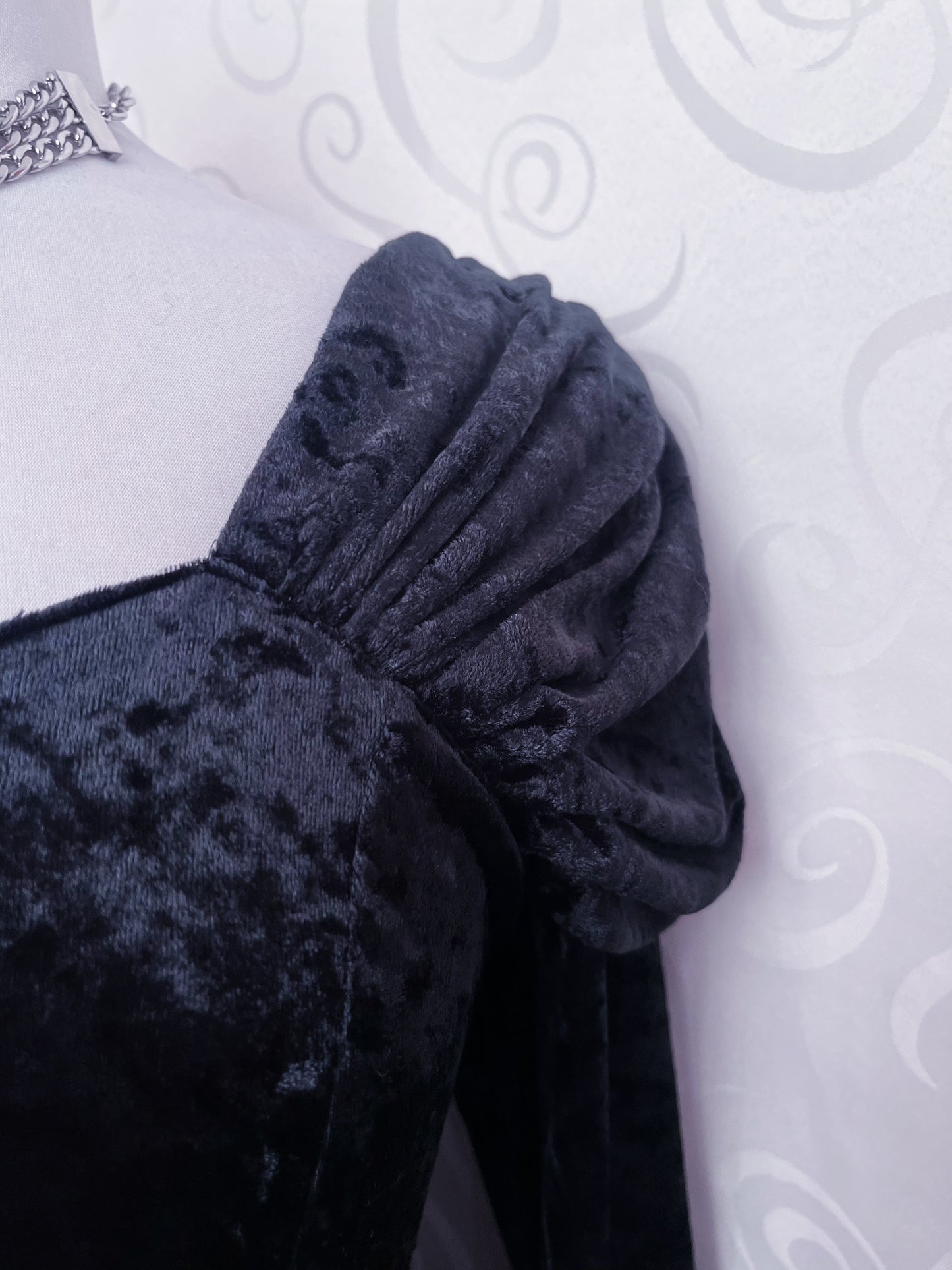 Vintage whimsy ballerina black velvet dress 🗝🔮