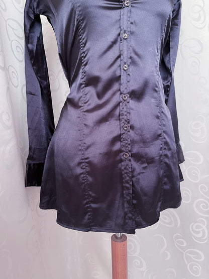 00’s whimsy satin grey shirt 🌀🕷️