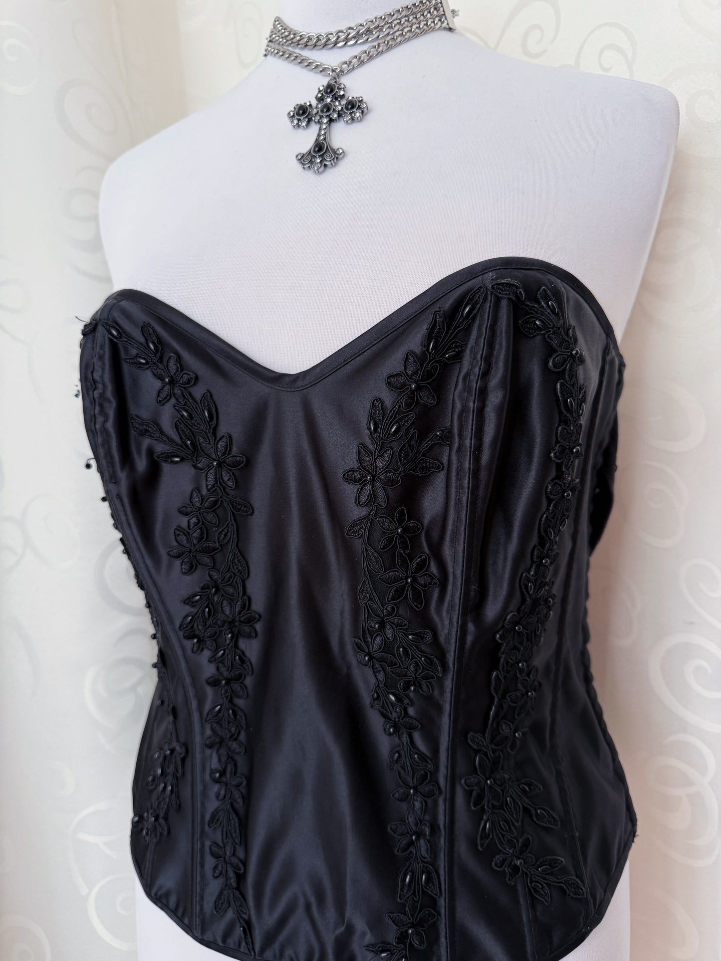 Whimsygoth/Gothic lace-up corset 🗝️🦇