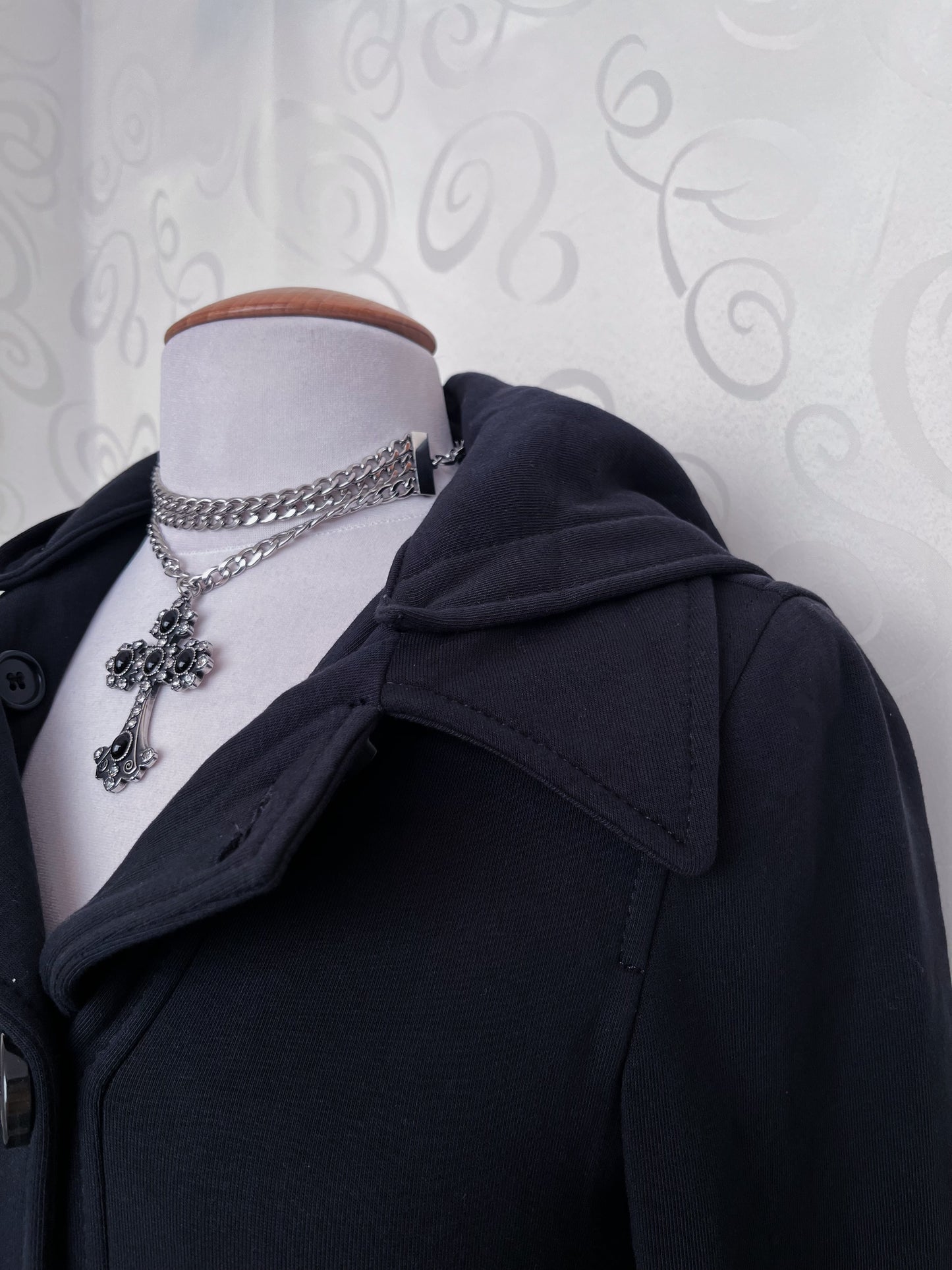 Gothic / Jirai Kei princess style black United Colors of Benetton coat 🦇💜