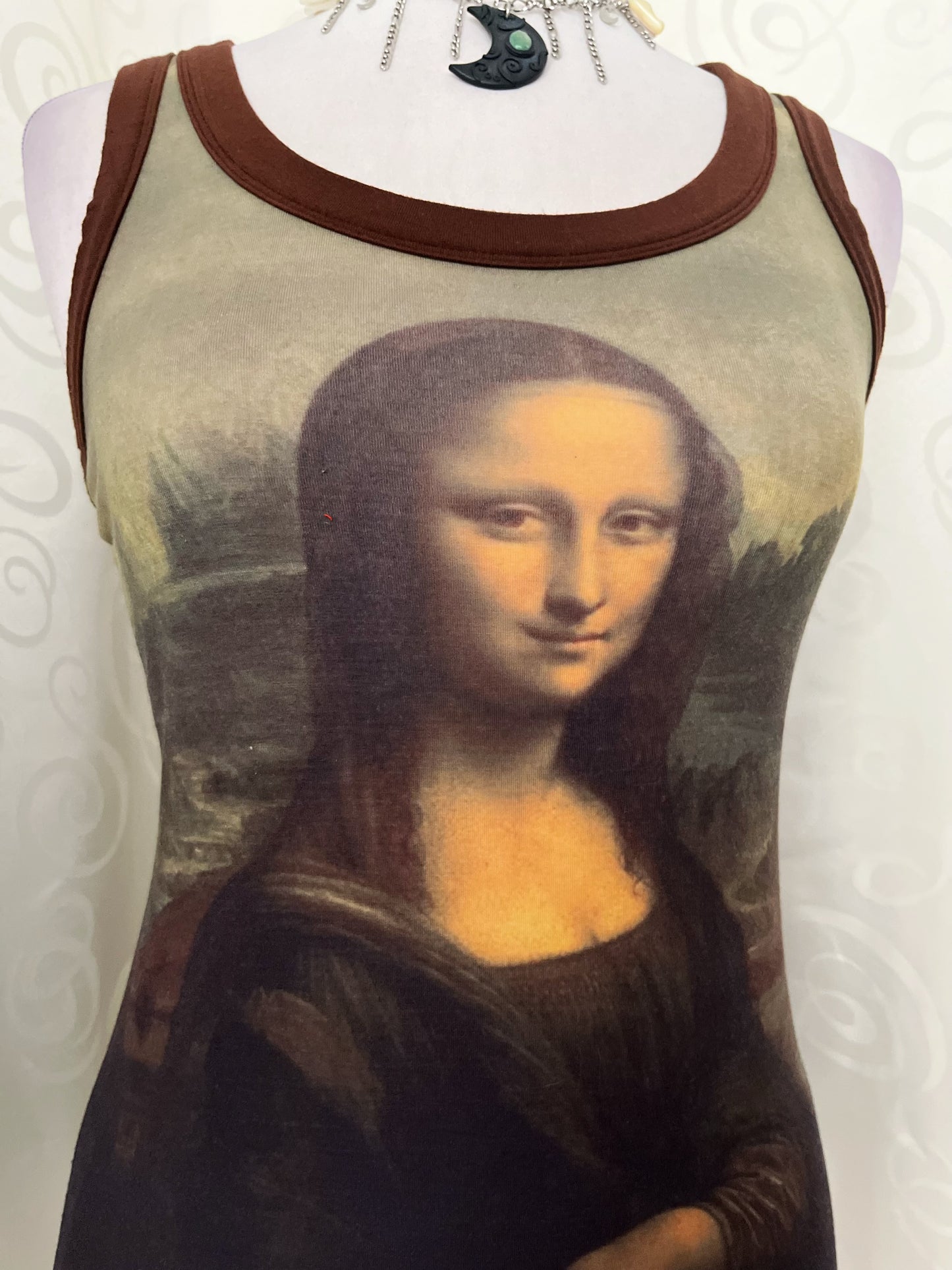 00’s Mona Lisa tank top 🖼️
