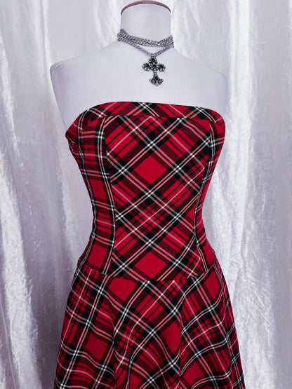 00's punk style tartan dress with tulle detail ❣️🦇