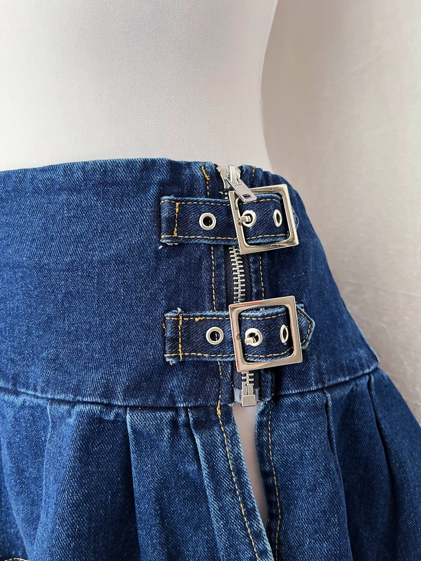 Extra mini denim skirt belt  🫧 perfect for layering