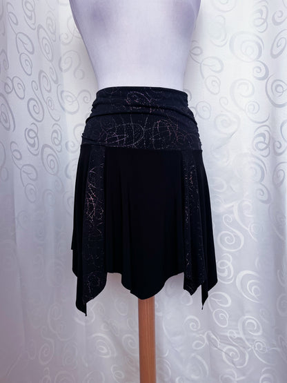 00’s Witchy pointy skirt with pink spiral strass detail 💞🌀