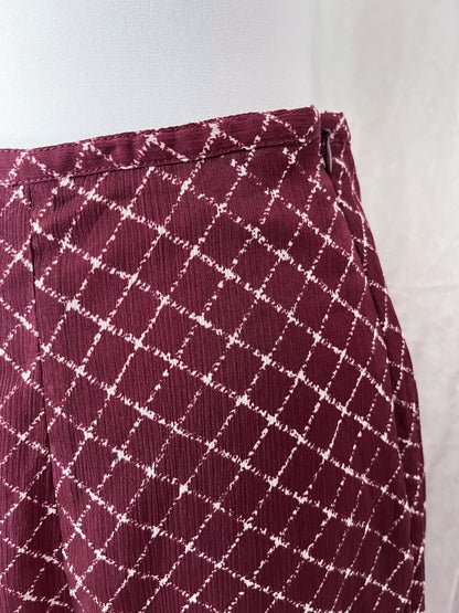 Y2K mesh burgundy skirt with lining & lace hem detail 🎀