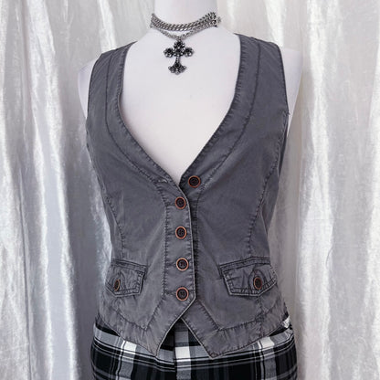 Perfect grey vest 🕸️