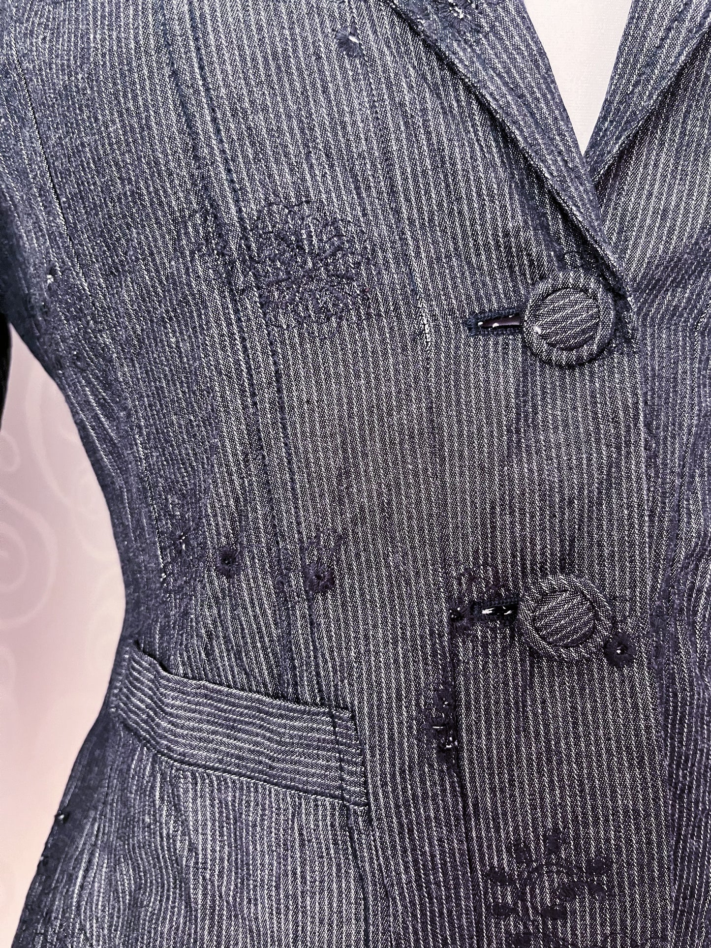 00’s whimsygoth striped & embroidered grey blazer 🌀🥀