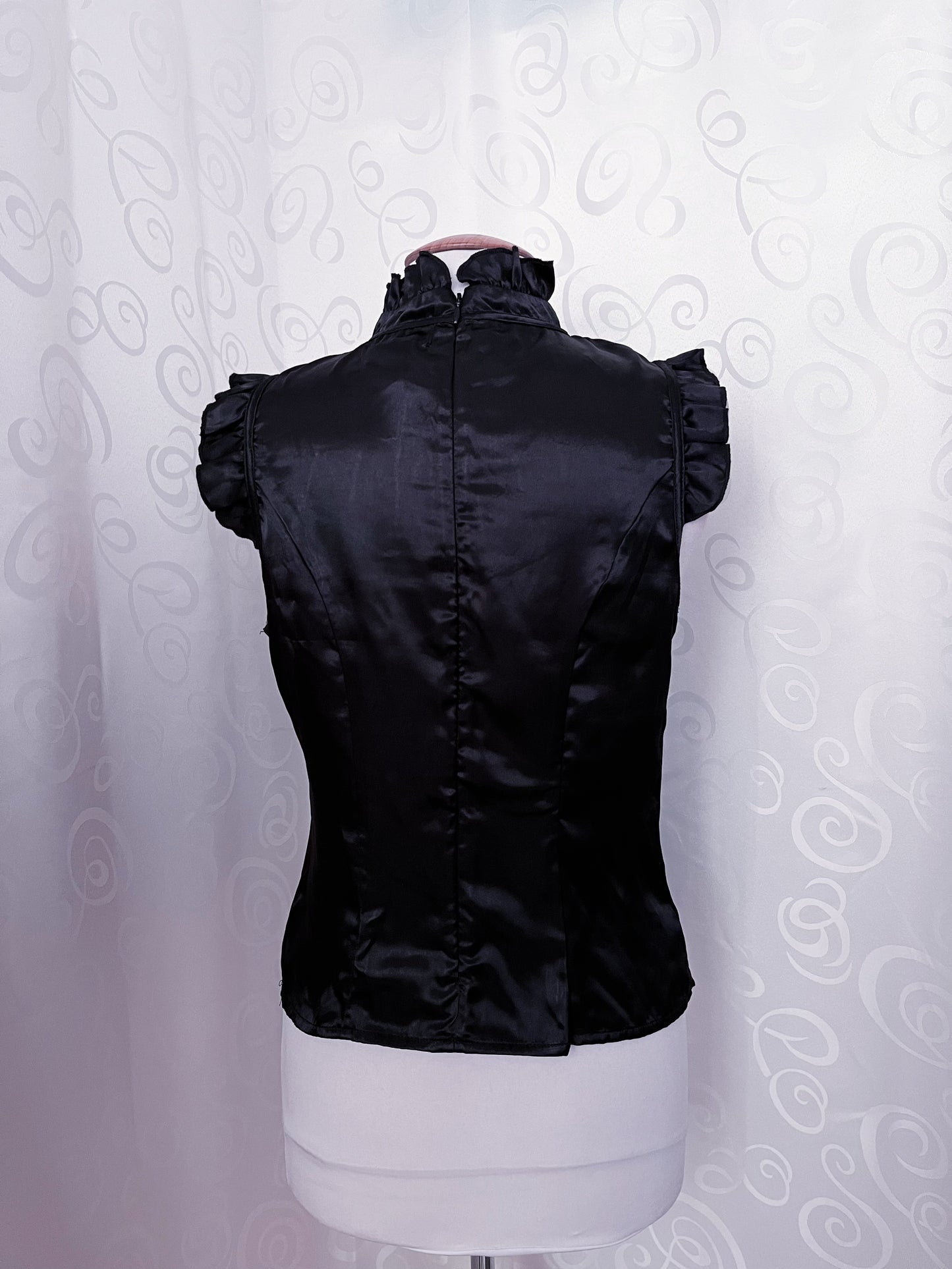 00’s gothic/victorian style satin black top 🦇
