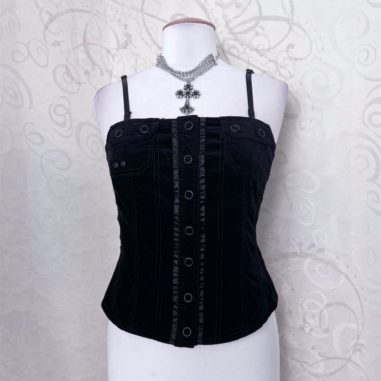 Horror protagonist gothic velvet vest top 🦇🕸️