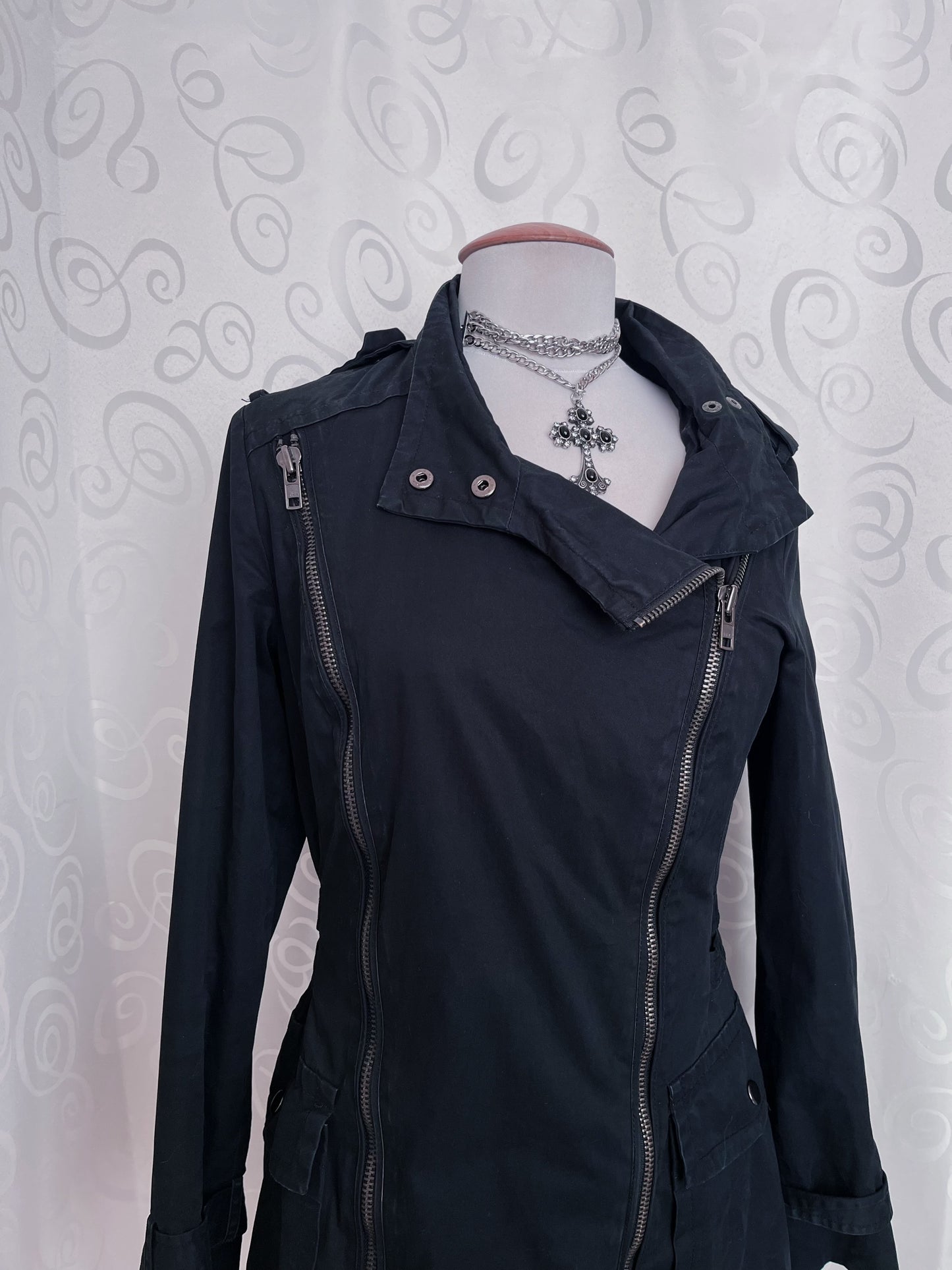 Alt/Gothic zip-up denim jacket 🦇