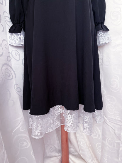Modern Asian Gothic lolita black dress with white lace details 💜🦇