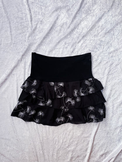 00’s deadstock fairy mini skirt with embroidered details 🌀🧚🏾