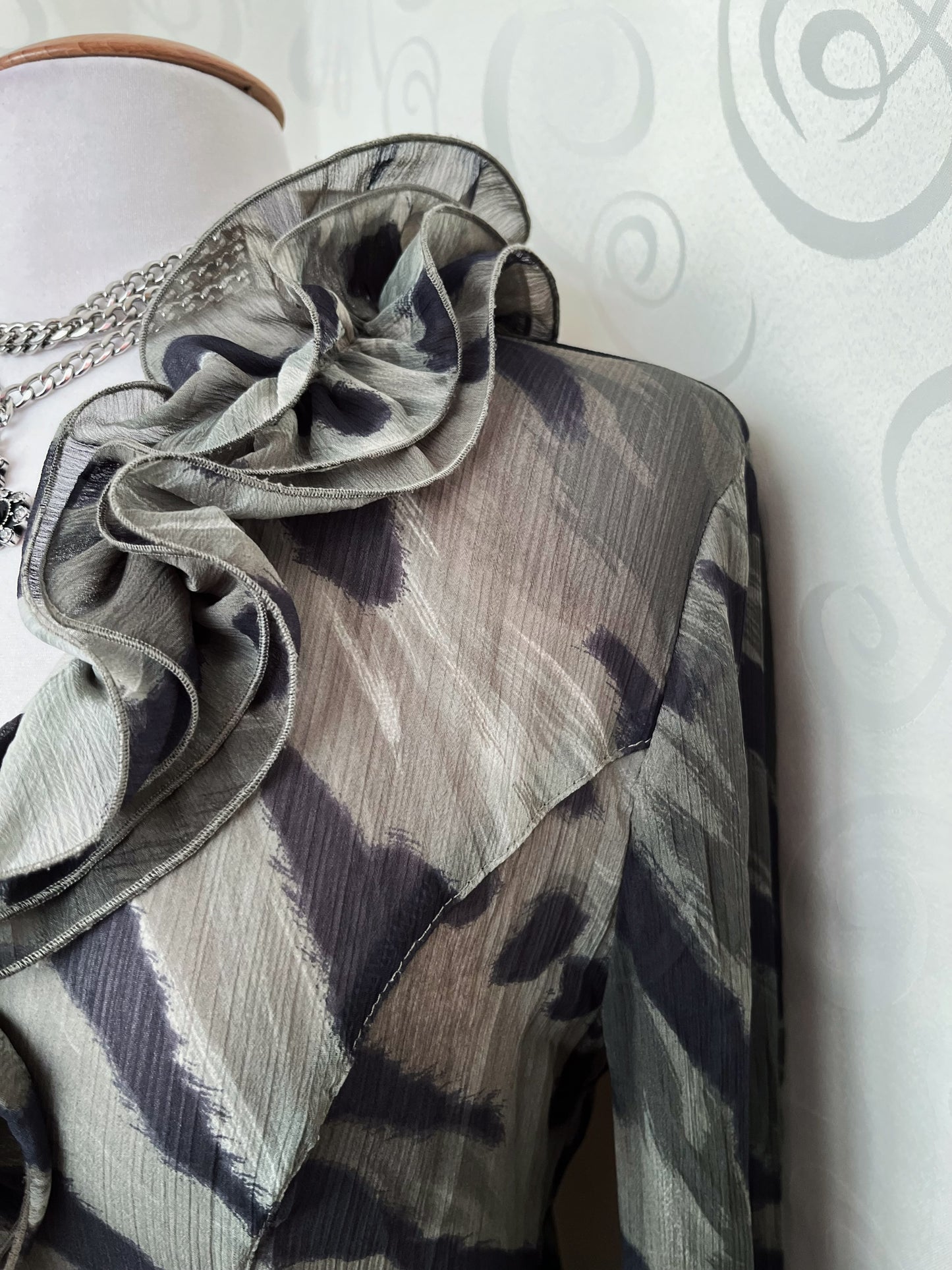 00’s whimsy fairy khaki mesh shirt with ruffle detail 🧚🏾