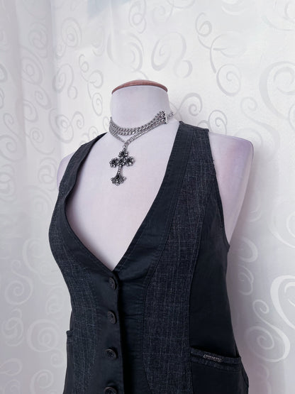 00’s amazing Dark Academia vest with pockets & lace up detail 🖤🦇