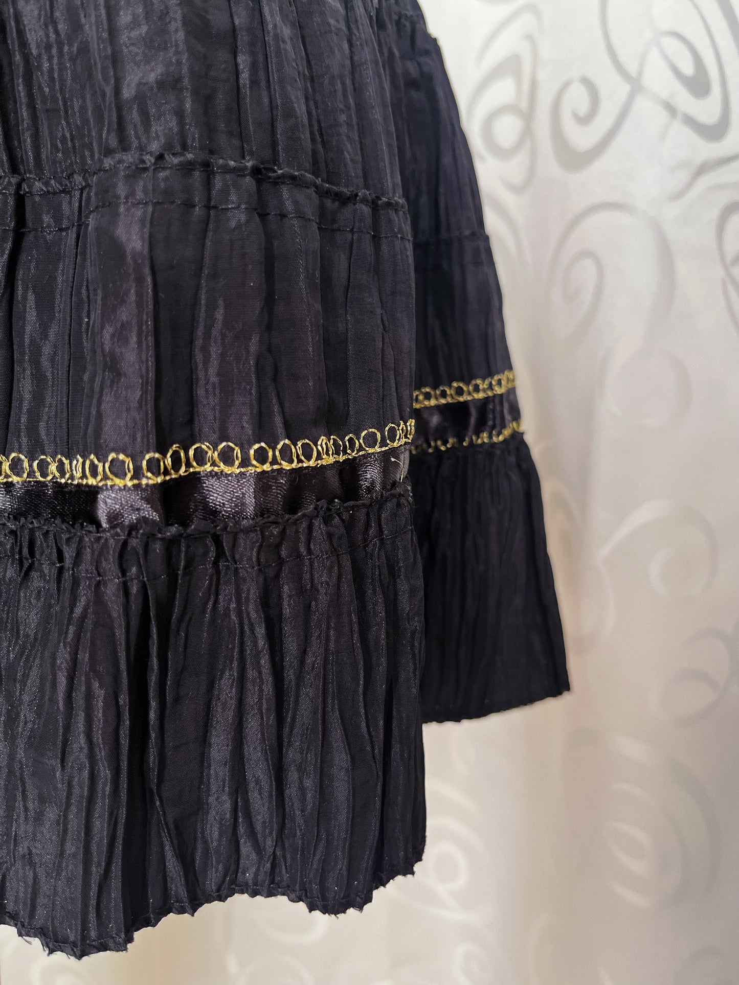 00’s deadstock fairy whimsy black skirt 🌀✨