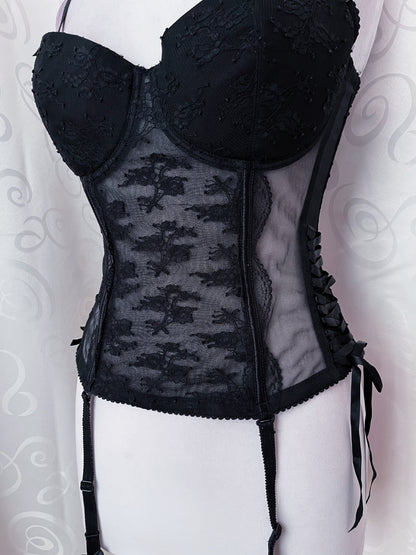 Gothic H&M black lacey corset with side laces 🕷️🕸️