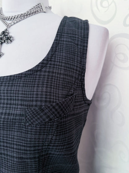 00’s Dark Academia plaid dark grey button-up dress with pockets on the sides 🗝📓