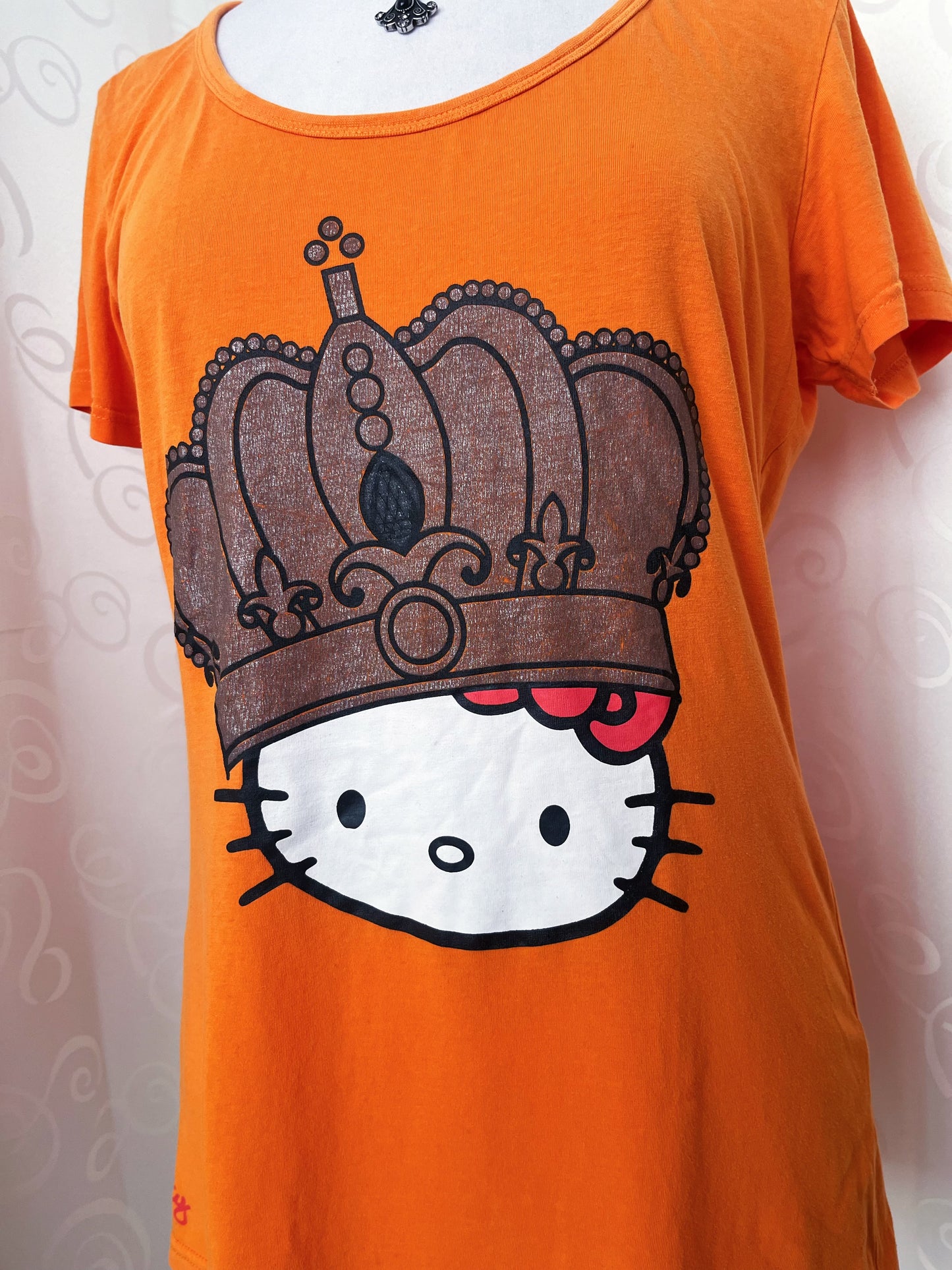 2011 Limited Edition Sanrio’s Hello Kitty Dutch Majestic tee 🐱🎀