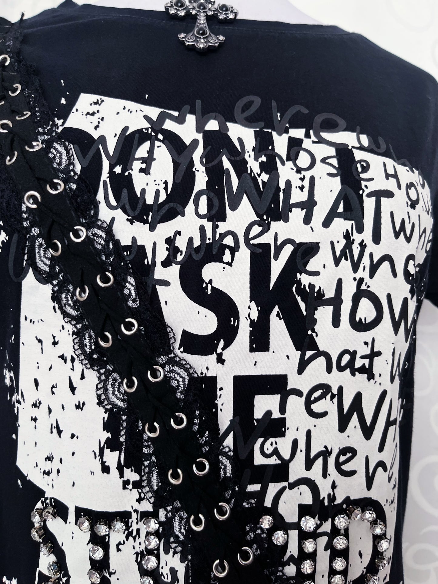 00’s iconic alternative tee with graphic print & lace-up details 🕷️🌀