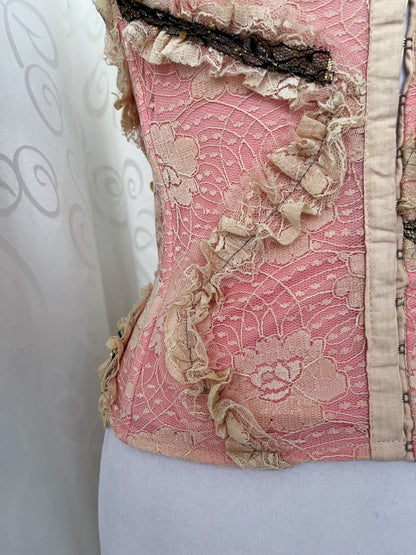 Iconic 00’s fairy rose & beige lace corset top 🌸🪷