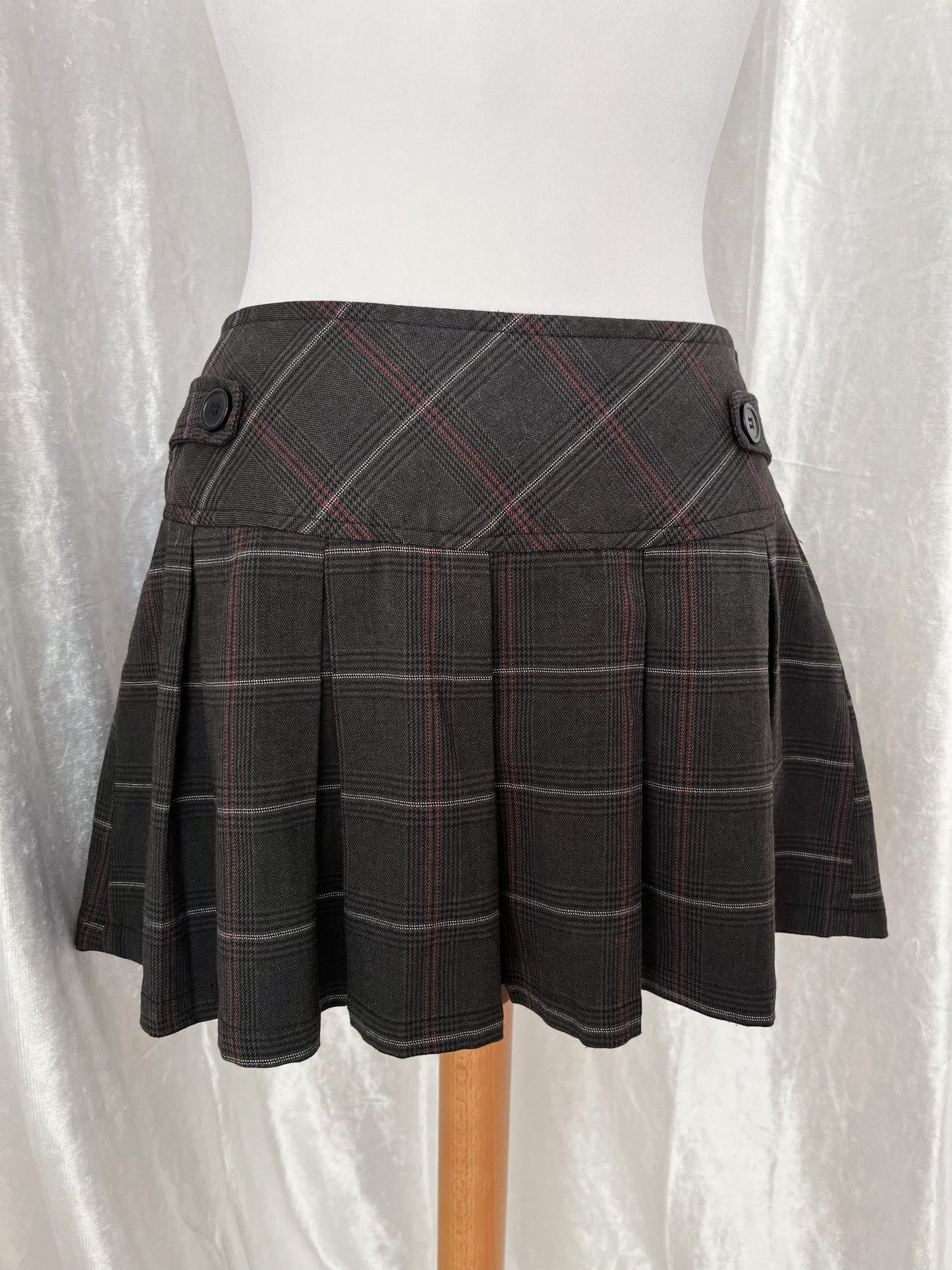 Amazing mini plaid skirt ✨