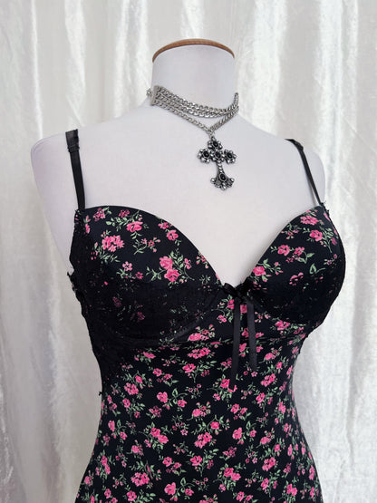 Beautiful floral babydoll with lace detail 🌸