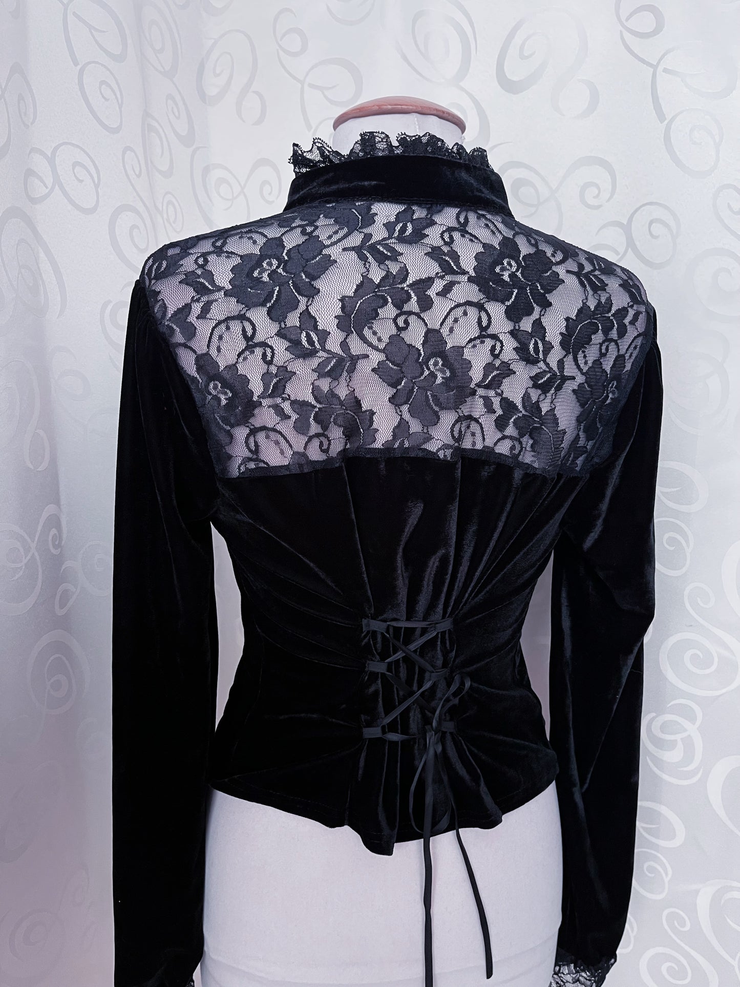 Dracula Gothic victorian style black velvet lace shirt 🖤🦇