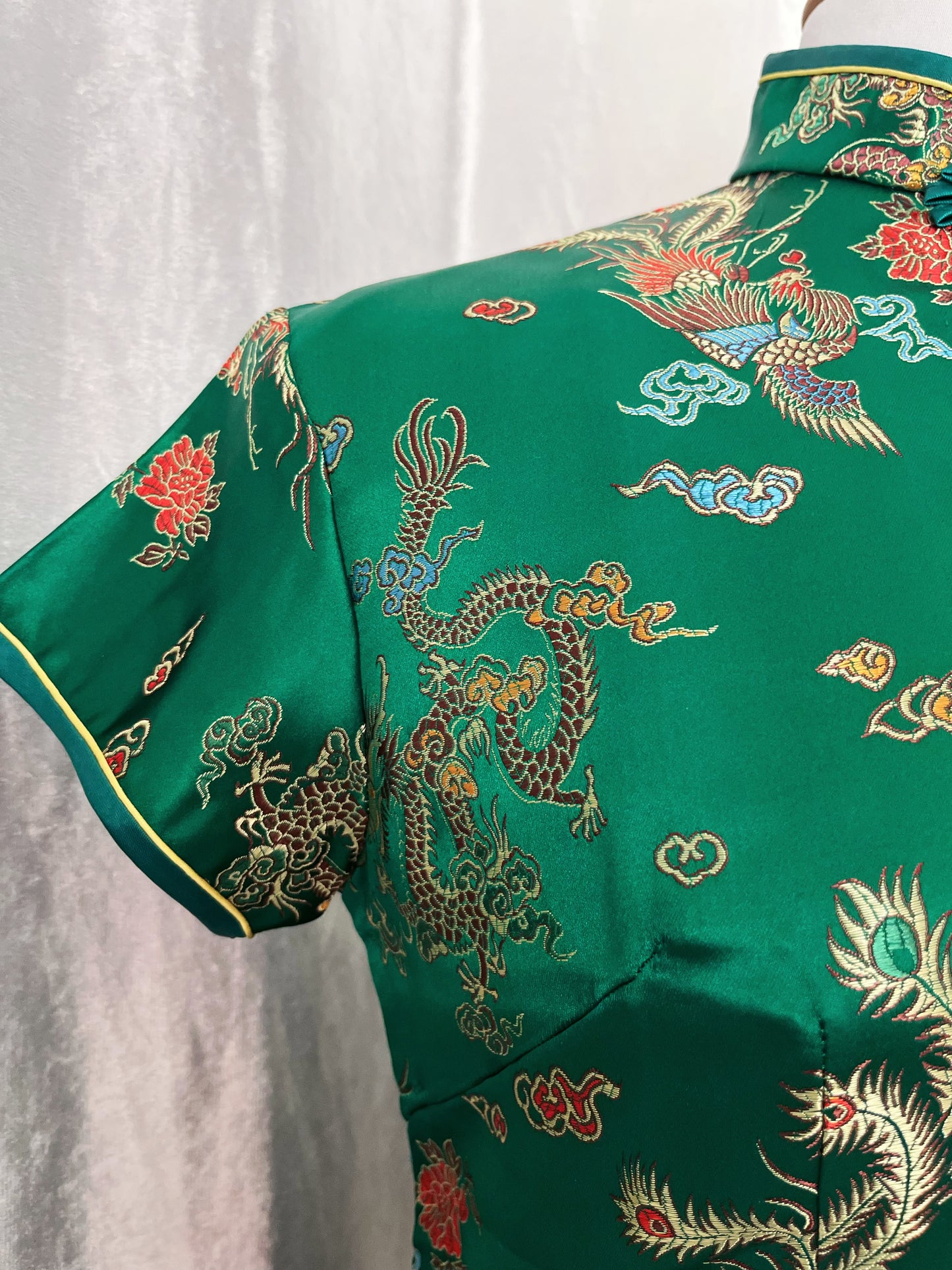 Chinese Qipao/Cheongsam green top with embroidered dragon details 🐉🐲