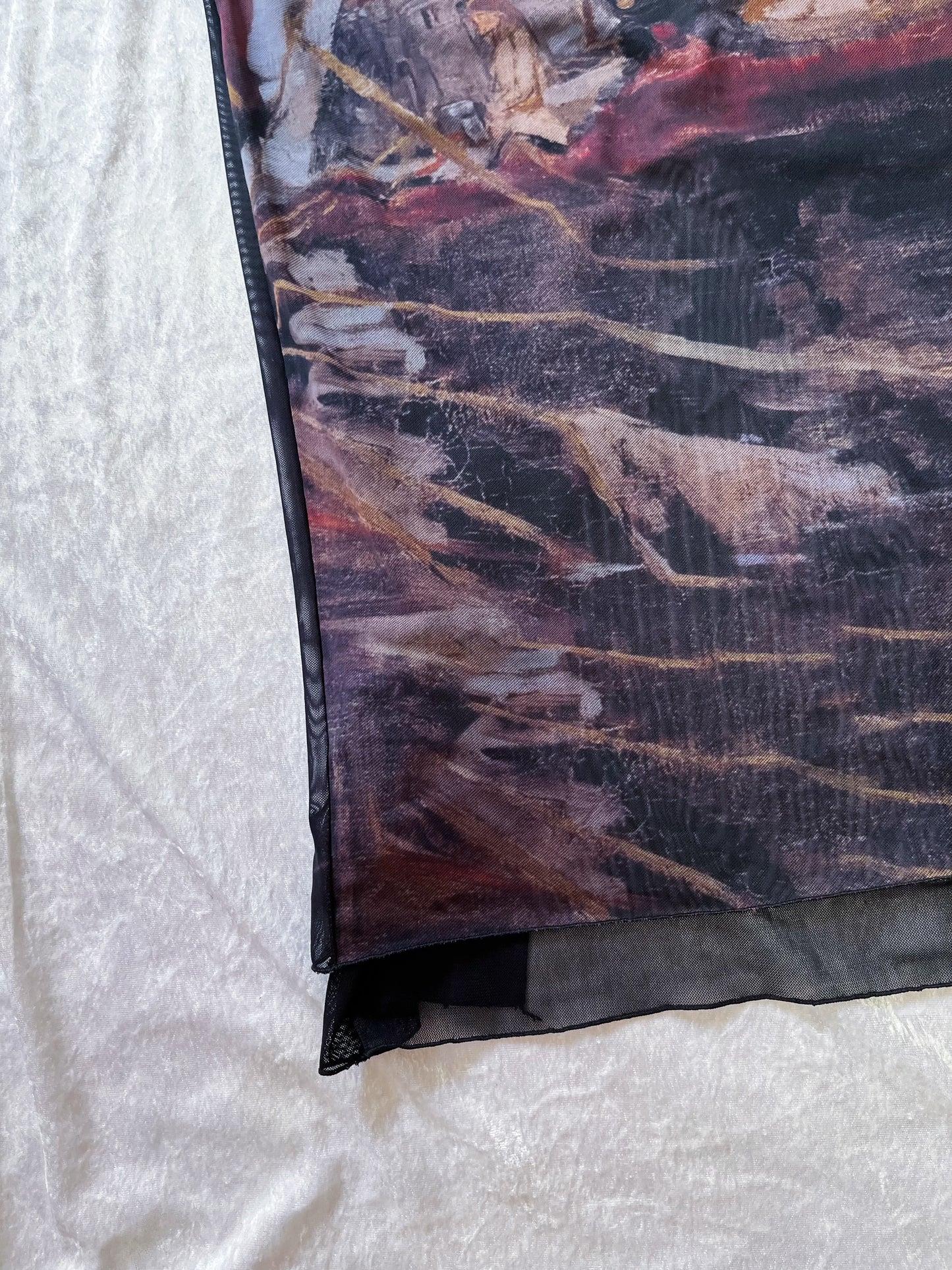 Stunning maxi mesh painting skirt 🖼