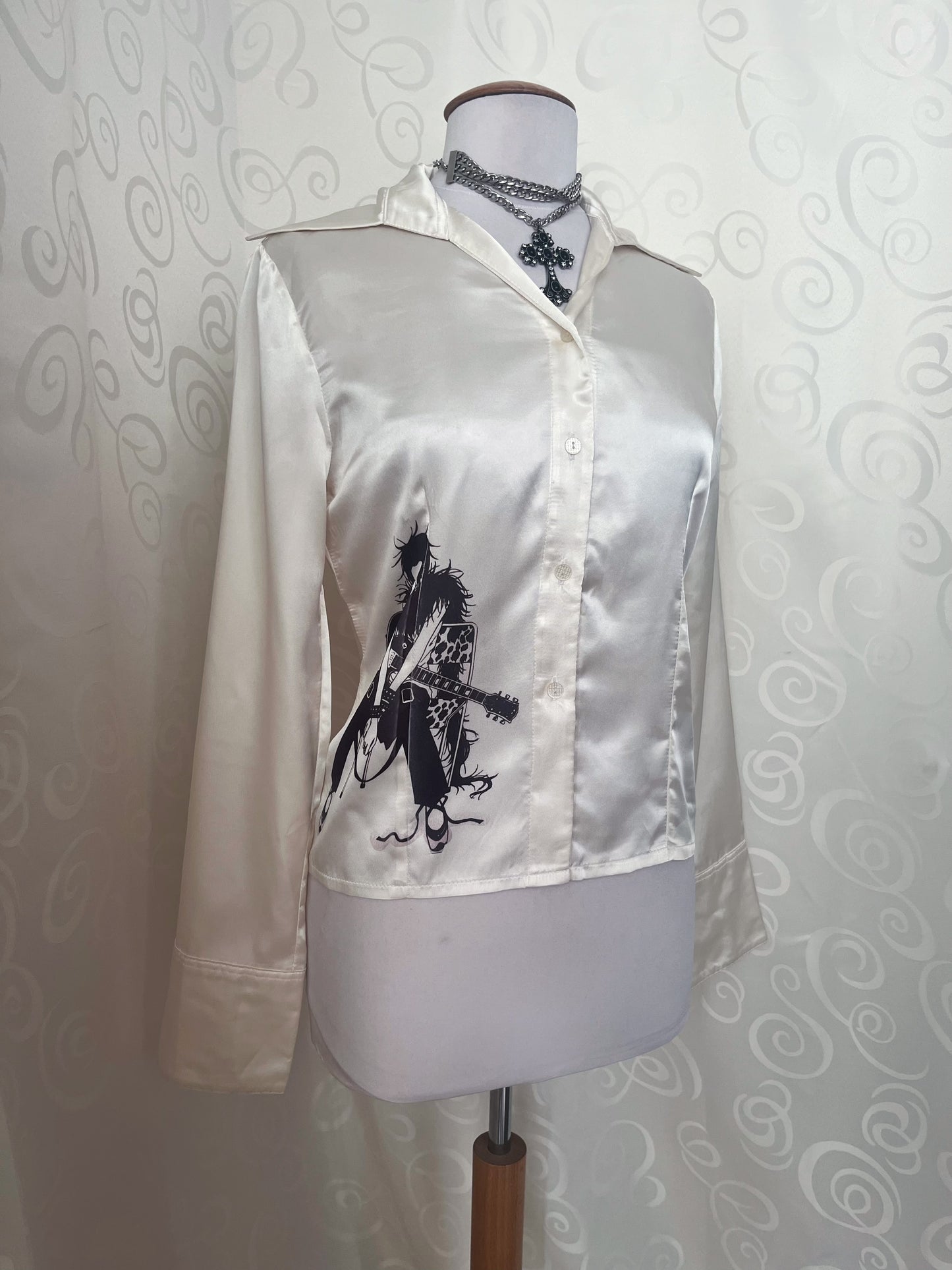 Rockstar Girlfriend REWORKED beige satin shirt 🎸🪷🍓