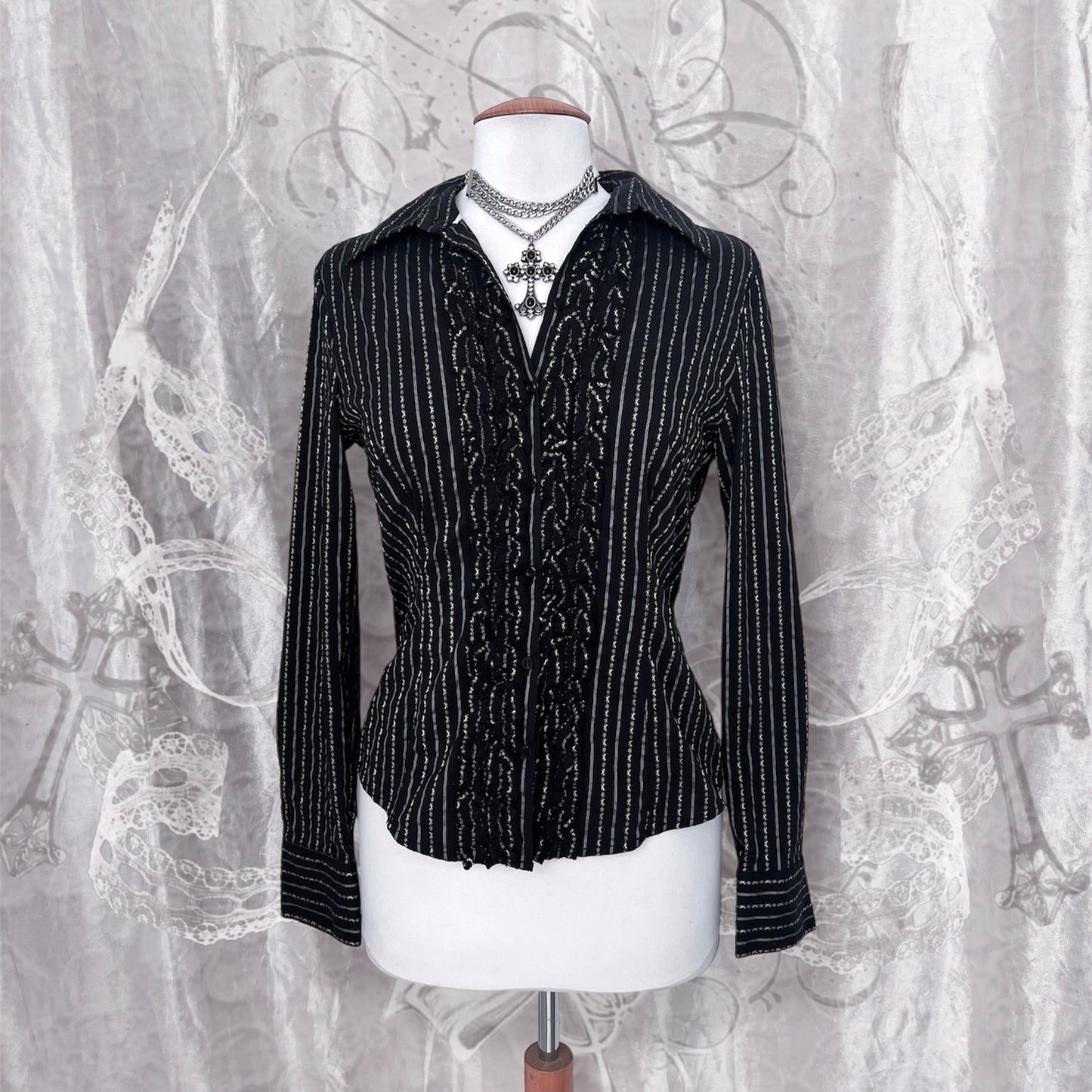 Deadstock gothic striped shirt with ruffle details 🦇