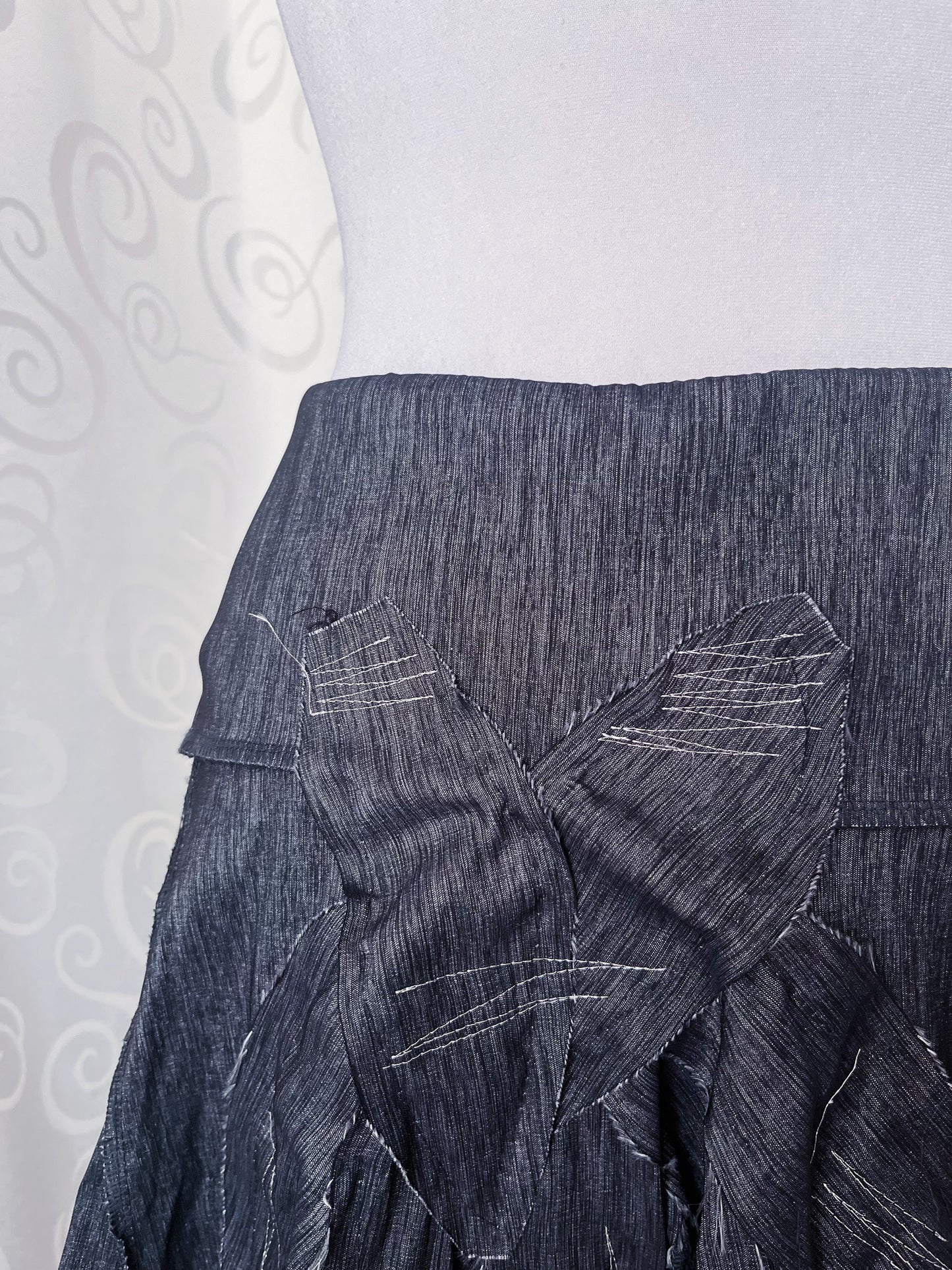 00’s whimsygoth grey skirt 🌀🩶