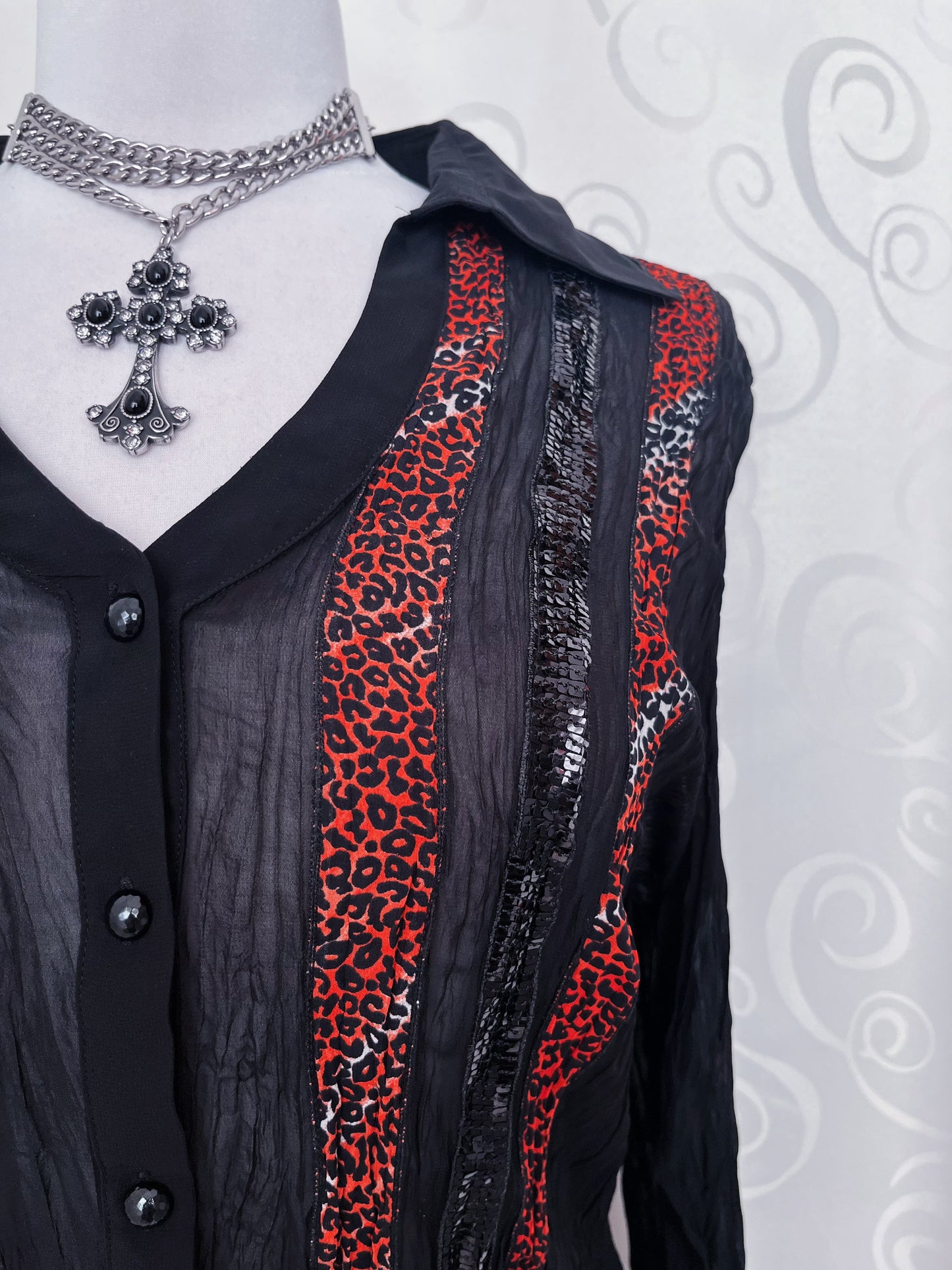 00’s Alt mesh shirt with animal print detail 🐾🐆