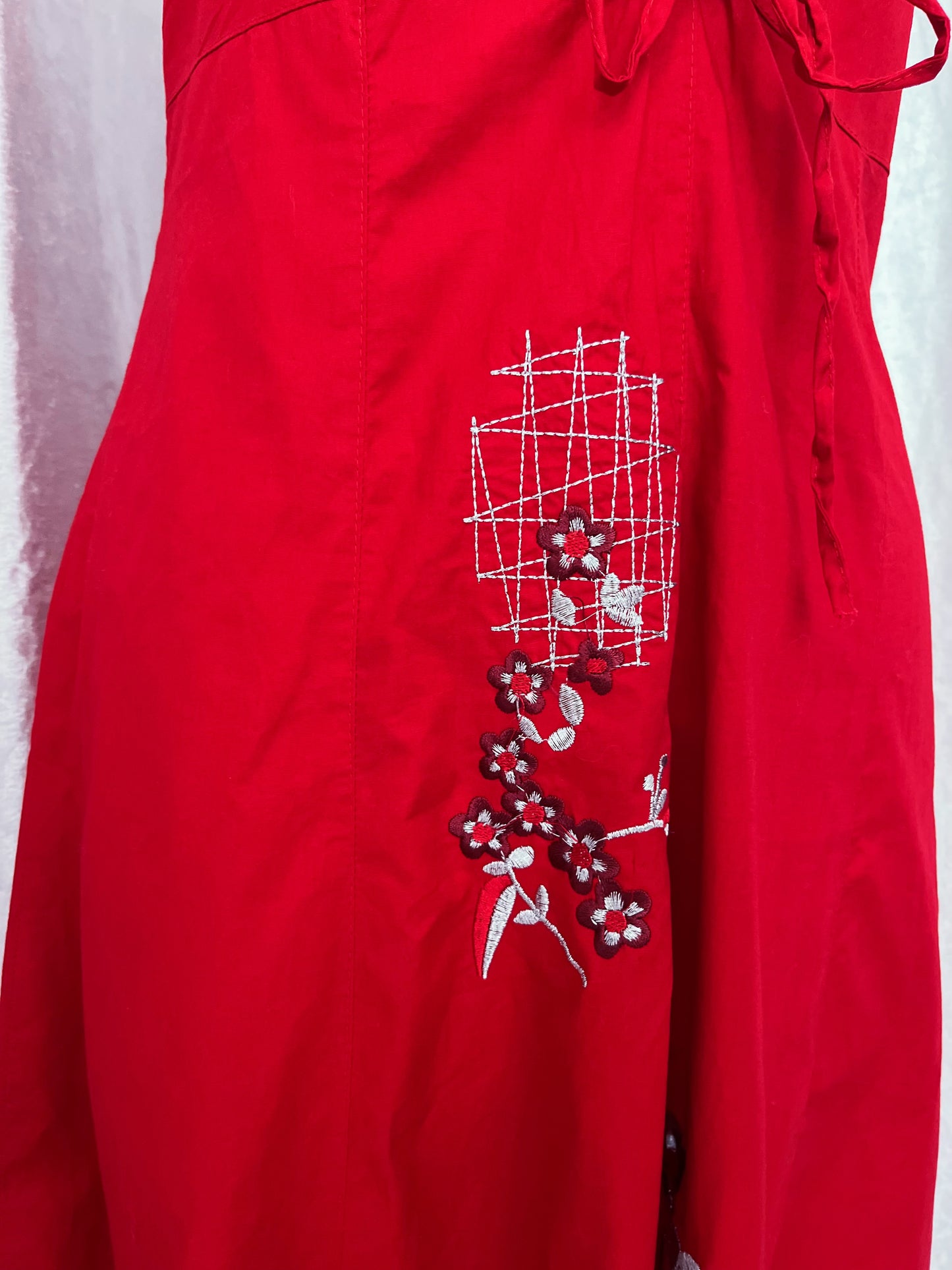 00’s red embroidered summer dress 🌹