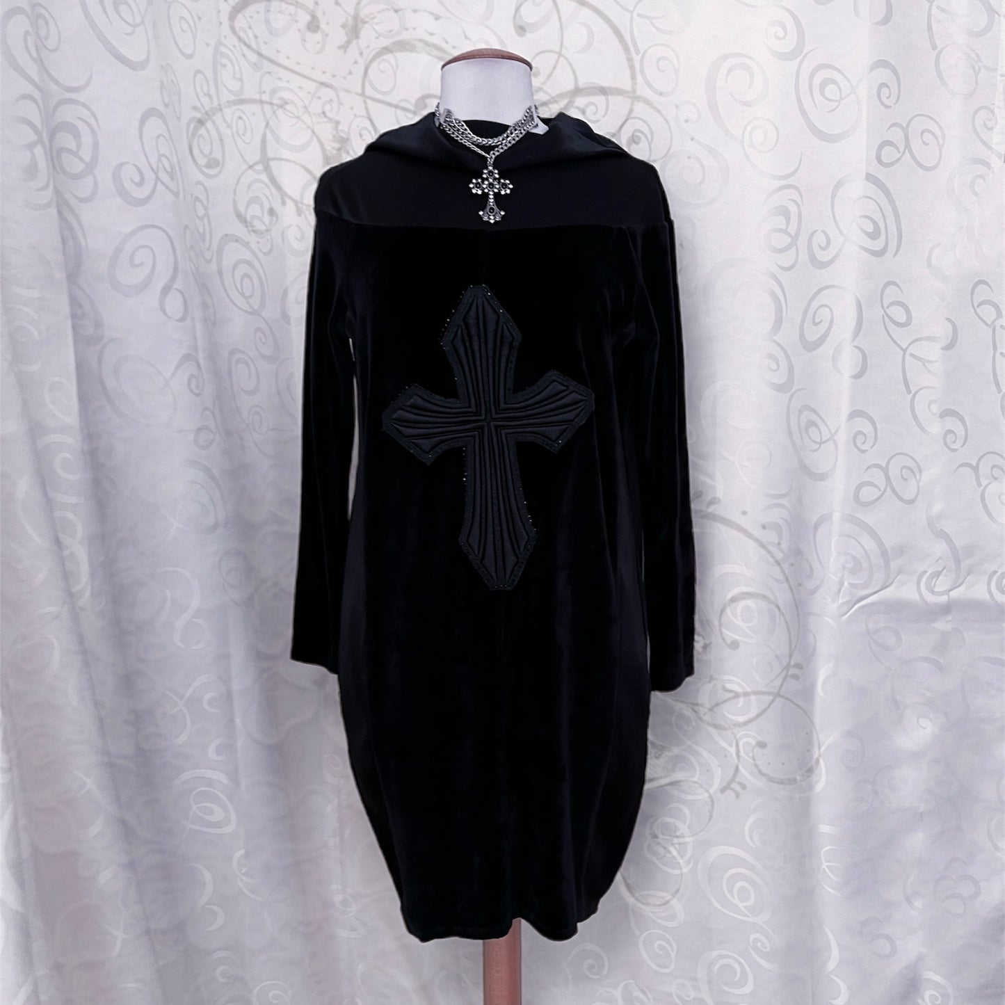 00’s Gothic velvet tunic/dress with cross patch ✝️🦇