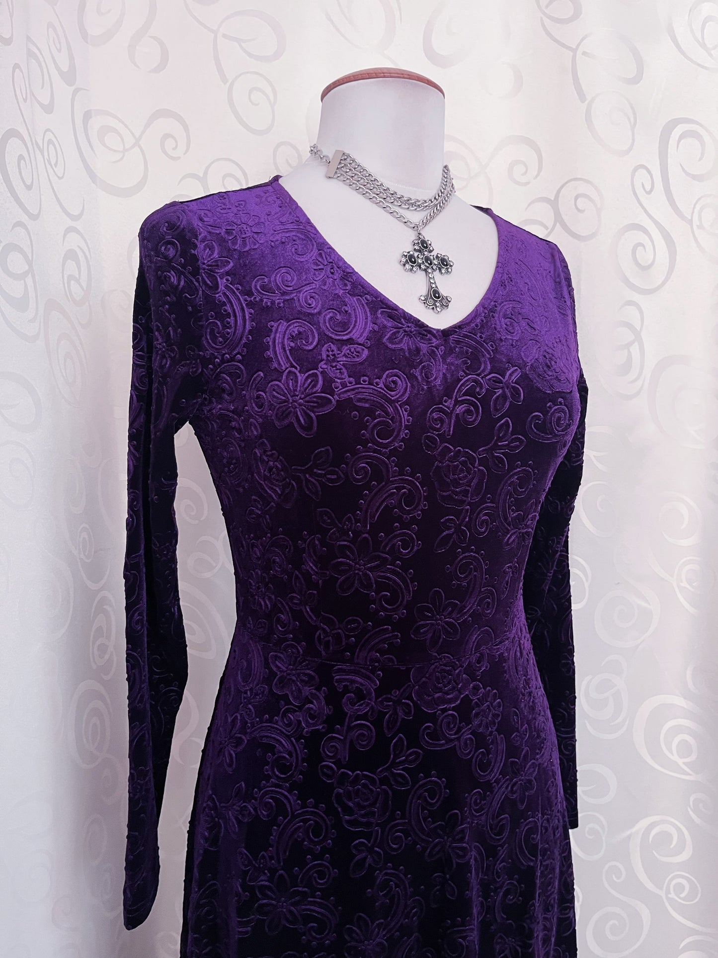 Whimsygoth purple embossed velvet dress 💜🌀
