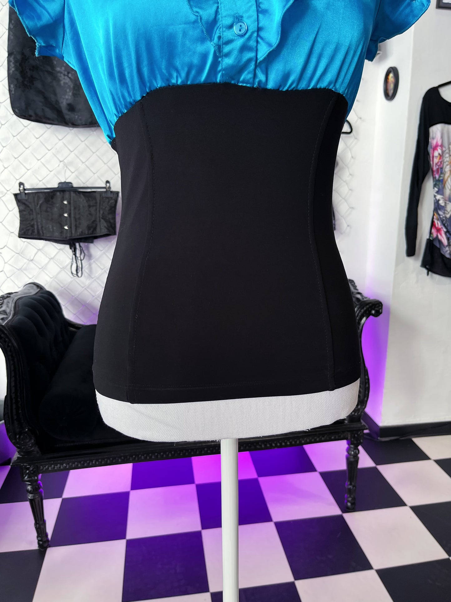 00’s Dark coquette/Jkei satin blue & black ruffle top 🌀🫐